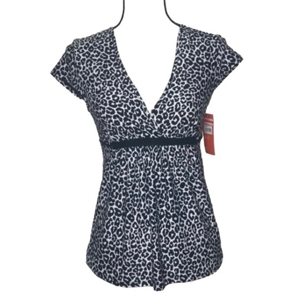 GILLIGAN & OMAILLEY BLOUSE/PIJAMA TOP SIZE SMALL